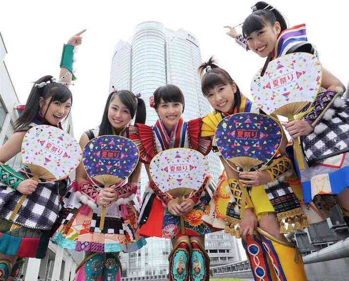 ももいろクローバーZ初のアメリカ公演! 百田夏菜子のえびぞりジャンプに4千人が驚き