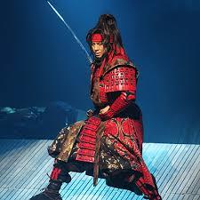 「現代日本設定」以外の衣装が似合う俳優さん