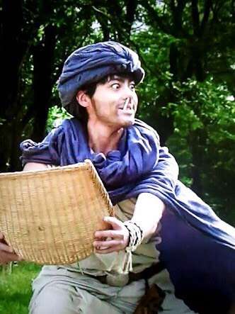 「現代日本設定」以外の衣装が似合う俳優さん