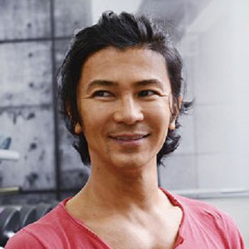 武田真治、実写版カールおじさんに！麦わら帽子に青シャツ姿が似合いすぎる