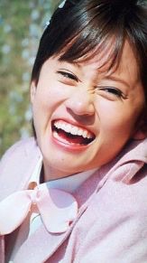 笑顔がブスな人ー!