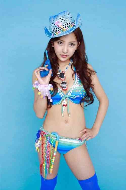 “英語できる設定”の板野友美が赤っ恥!自分の新曲なのに「この曲名、どういう意味?」