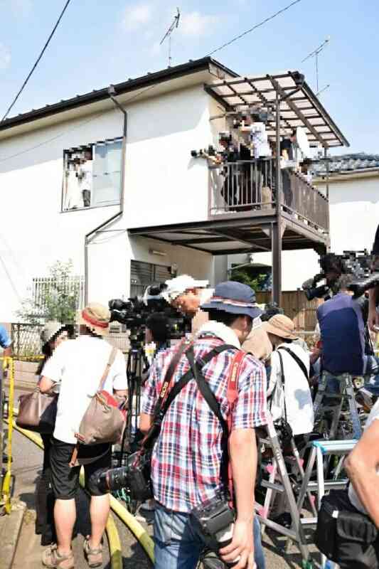 東京・調布の住宅街に軽飛行機が墜落
