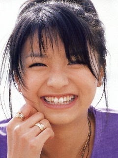 笑顔が似合う有名人は誰だと思いますか？