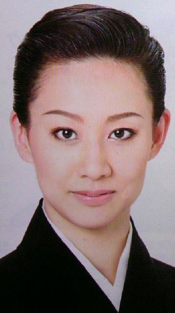 宝塚OGの美人画像