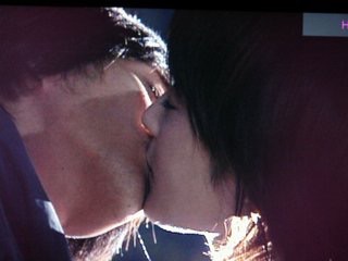 ドラマのキスシーンを貼ってキュンキュンするトピ