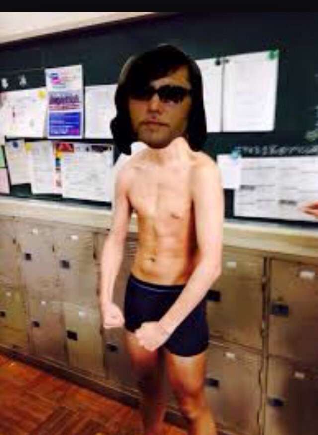 男性の筋肉画像