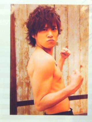 男性の筋肉画像
