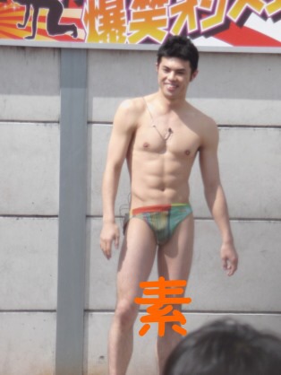 男性の筋肉画像