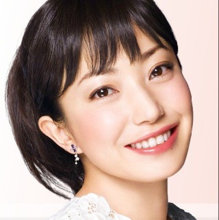 化粧が似合ってない下手な芸能人、似合ってる上手い芸能人
