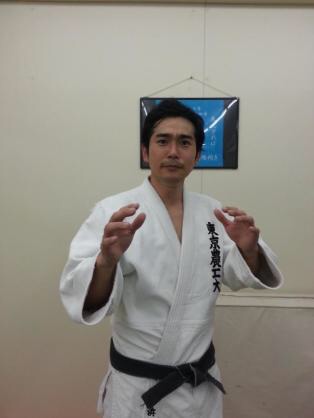 『アメトーーク！』で“筋トレ芸人”。品川祐が公開した集合写真に「仲間はずれが」