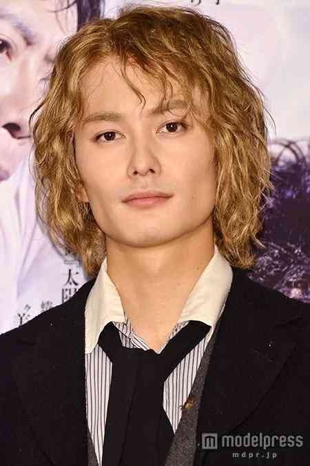 芸能人の金髪、銀髪画像を貼るトピ
