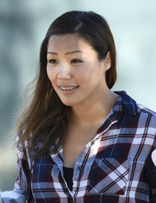 紗栄子、ブラとパンティー姿で挑発