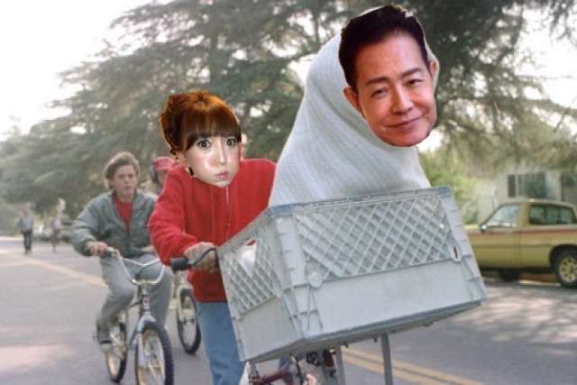 自転車の前カゴに乗る加藤茶、明石家さんま「ちょっと待て」「やめてあげて」