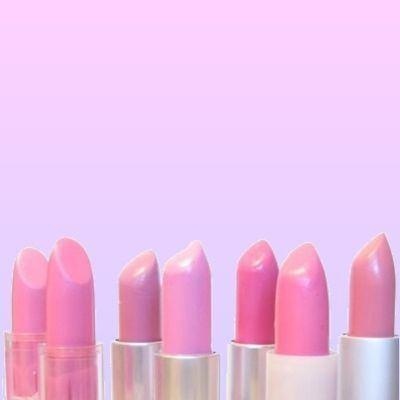 持ってるだけで女子力が上がりそうな持ち物