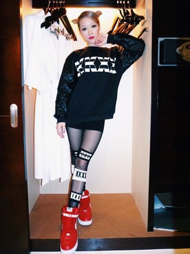 デビュー10周年の板野友美、レコ発イベントでギミギミダンス披露！ ファンからのサプライズに大喜び