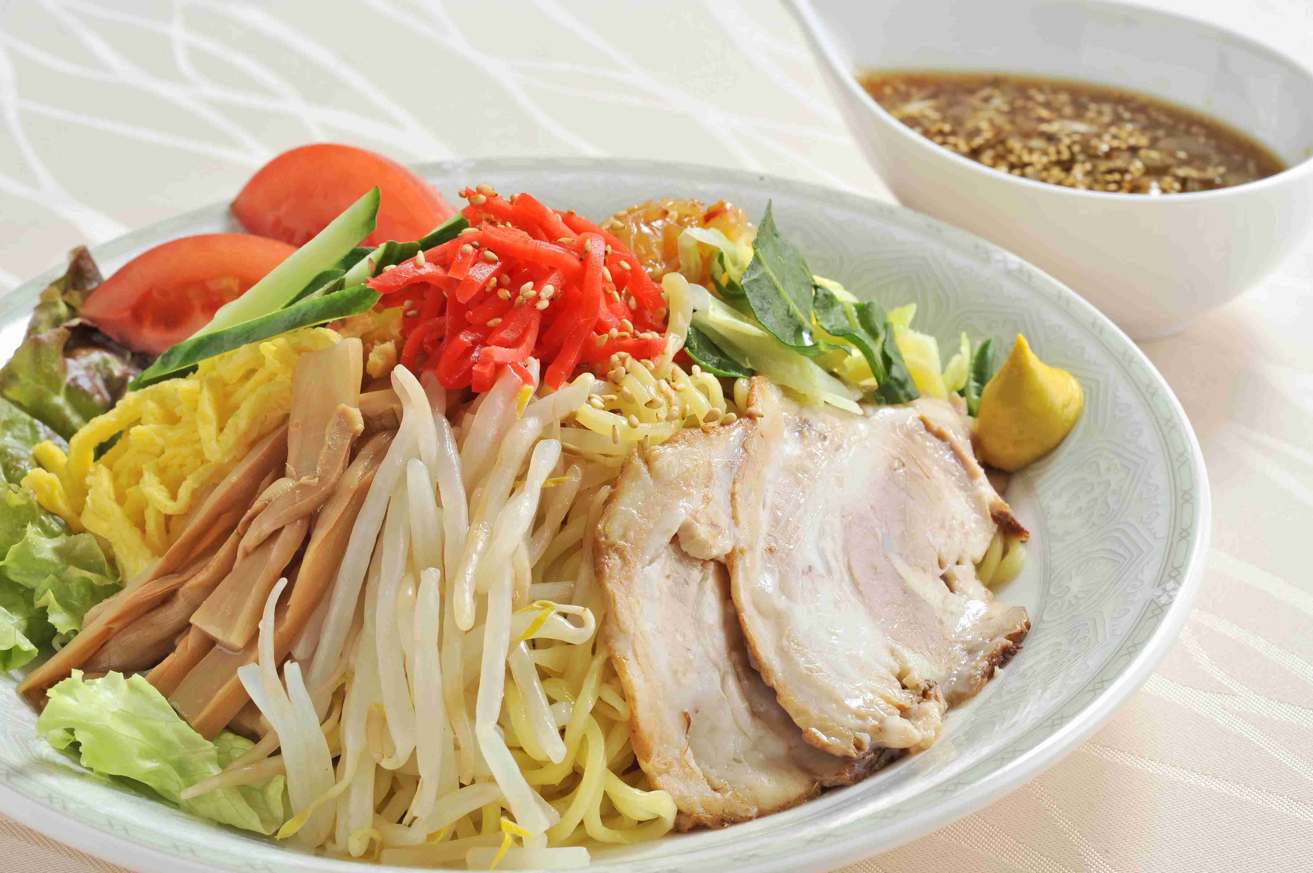 夏なのに食欲が衰えない人ー！