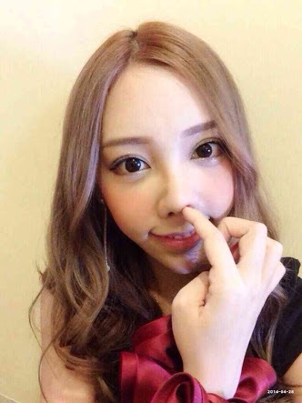 ざわちん、自ら