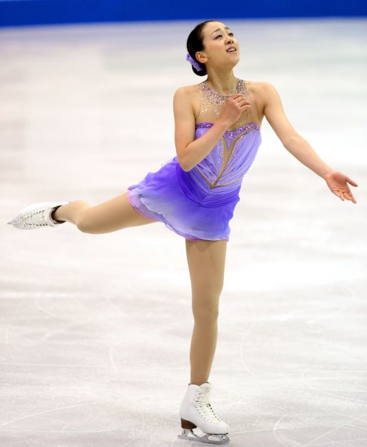 浅田真央　CMで新技披露 出来は「100点」