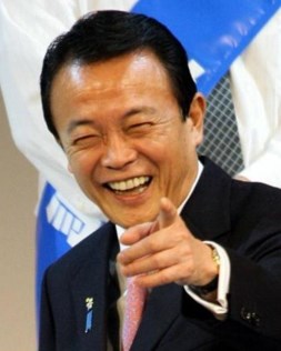 笑顔が似合う有名人は誰だと思いますか？