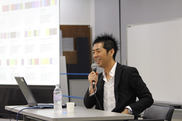 Tシャツも“コピペ”? 佐野研二郎氏を襲った「新たな疑惑」