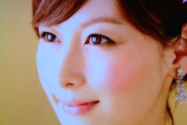 【ホラー注意？】鳥居みゆきの「寝違えた」写真が怖すぎる。「首が一回転しそうです」「目落ちそうっすよ！」