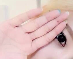 ざわちん、ブリーチ4回の明るすぎる髪色！「眩しくて見れない」の声