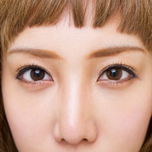 ざわちん、ブリーチ4回の明るすぎる髪色！「眩しくて見れない」の声