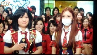 ざわちん、ブリーチ4回の明るすぎる髪色!「眩しくて見れない」の声