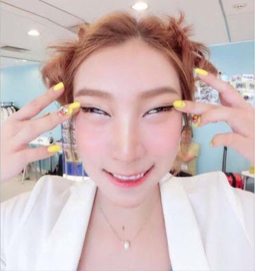 ざわちん、ブリーチ4回の明るすぎる髪色！「眩しくて見れない」の声
