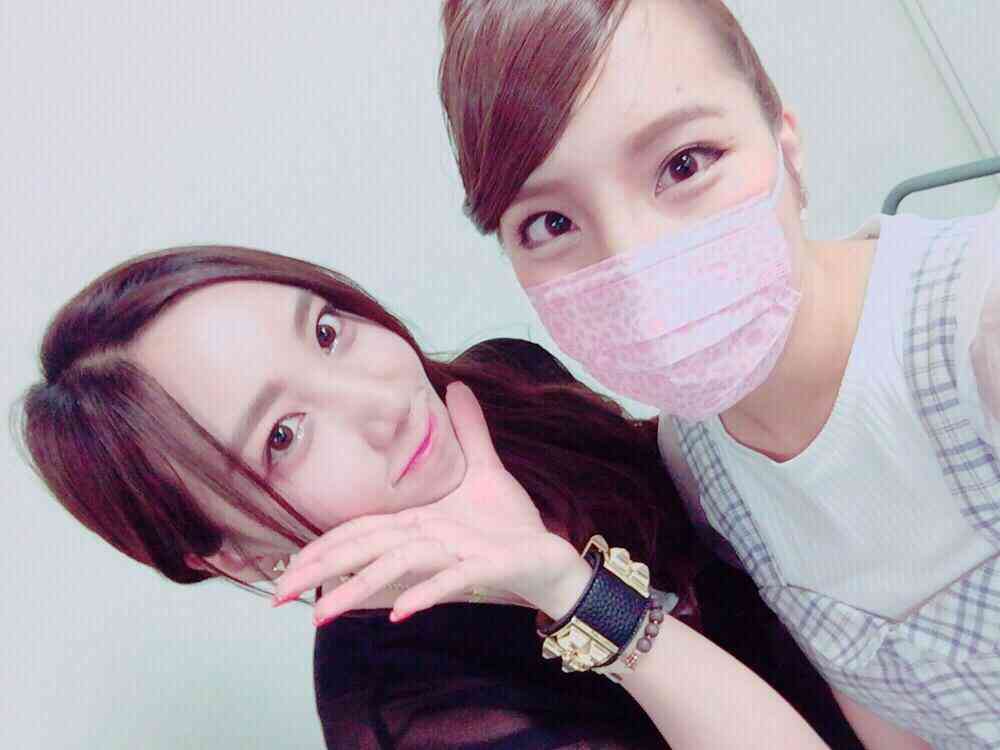 ざわちん、ブリーチ4回の明るすぎる髪色!「眩しくて見れない」の声