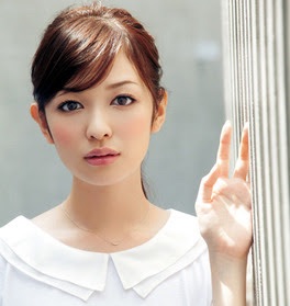 美人の芸能人のメイクがよくわかる画像を下さい