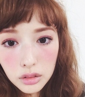 美人の芸能人のメイクがよくわかる画像を下さい