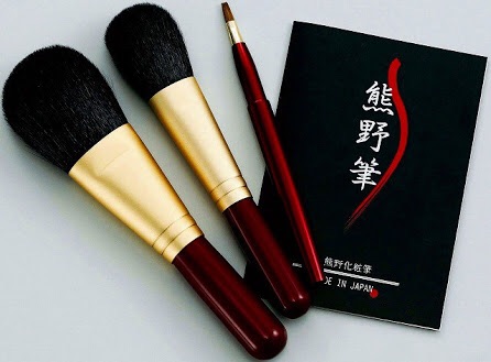 付属品以外のメイクブラシ使いますか？