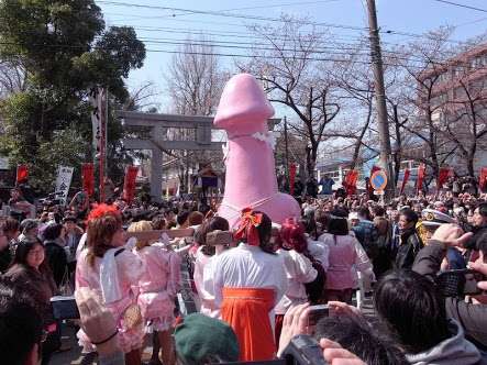 【下ネタ注意】レニー・クラヴィッツ　公演中レザーパンツ破れ性器丸出しハプニング