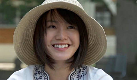 デスノートに出演中の藤原令子、有村架純に続く“黒髪清楚系”でブレークの予感