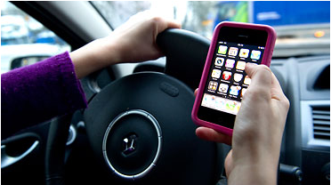 運転中スマホを許せますか？
