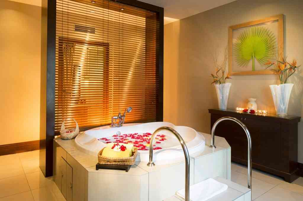 グアムに行った事のある人～