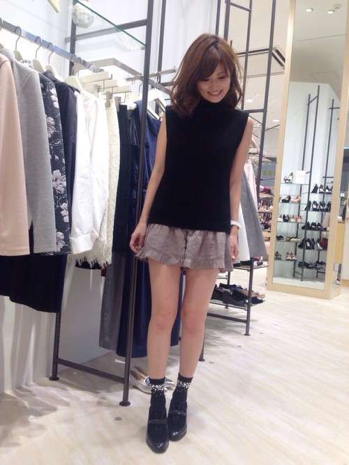 ノースリーブニットの着回し