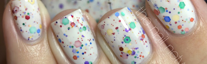 ペディキュアでセルフアートしてる人！