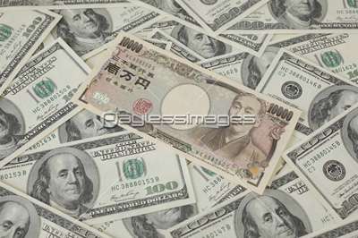 キッチン床下に190万円分のお札を隠した女性。たった4年でボロボロに(中国)