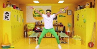 コテハンを有名人にして、ブレないコメントをするトピ