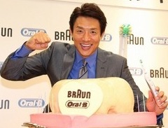 コテハンを有名人にして、ブレないコメントをするトピ