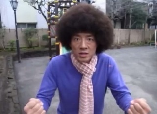 コテハンを有名人にして、ブレないコメントをするトピ