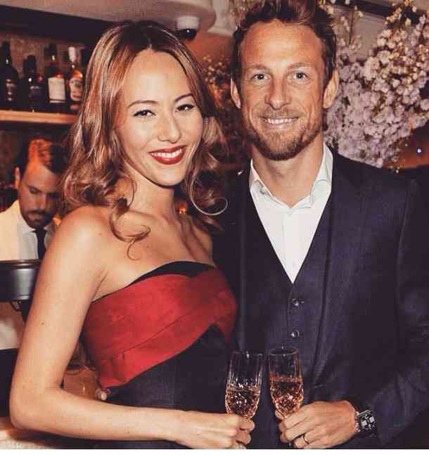 ジェンソン・バトンと道端ジェシカ夫妻が南仏で盗難、婚約指輪など約5800万円被害か