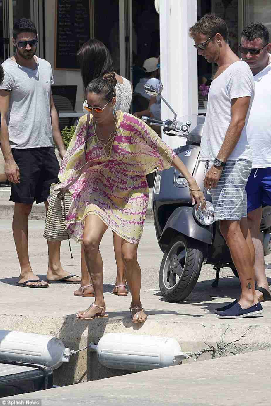 ジェンソン・バトンと道端ジェシカ夫妻が南仏で盗難、婚約指輪など約5800万円被害か