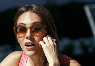ジェンソン・バトンと道端ジェシカ夫妻が南仏で盗難、婚約指輪など約5800万円被害か