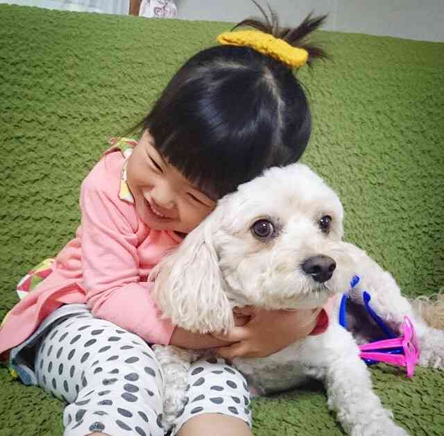 子供の微笑ましい画像