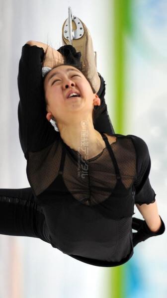 浅田真央　CMで新技披露 出来は「100点」