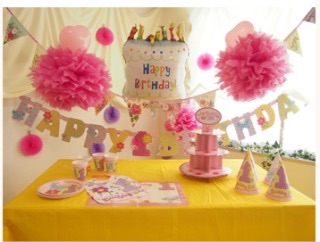1歳の誕生日プレゼントやケーキ